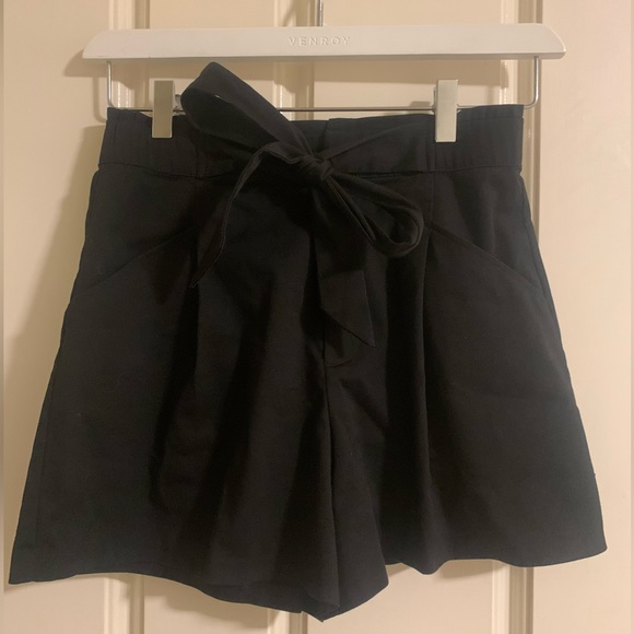 Zara Pants - Zara black tie shorts